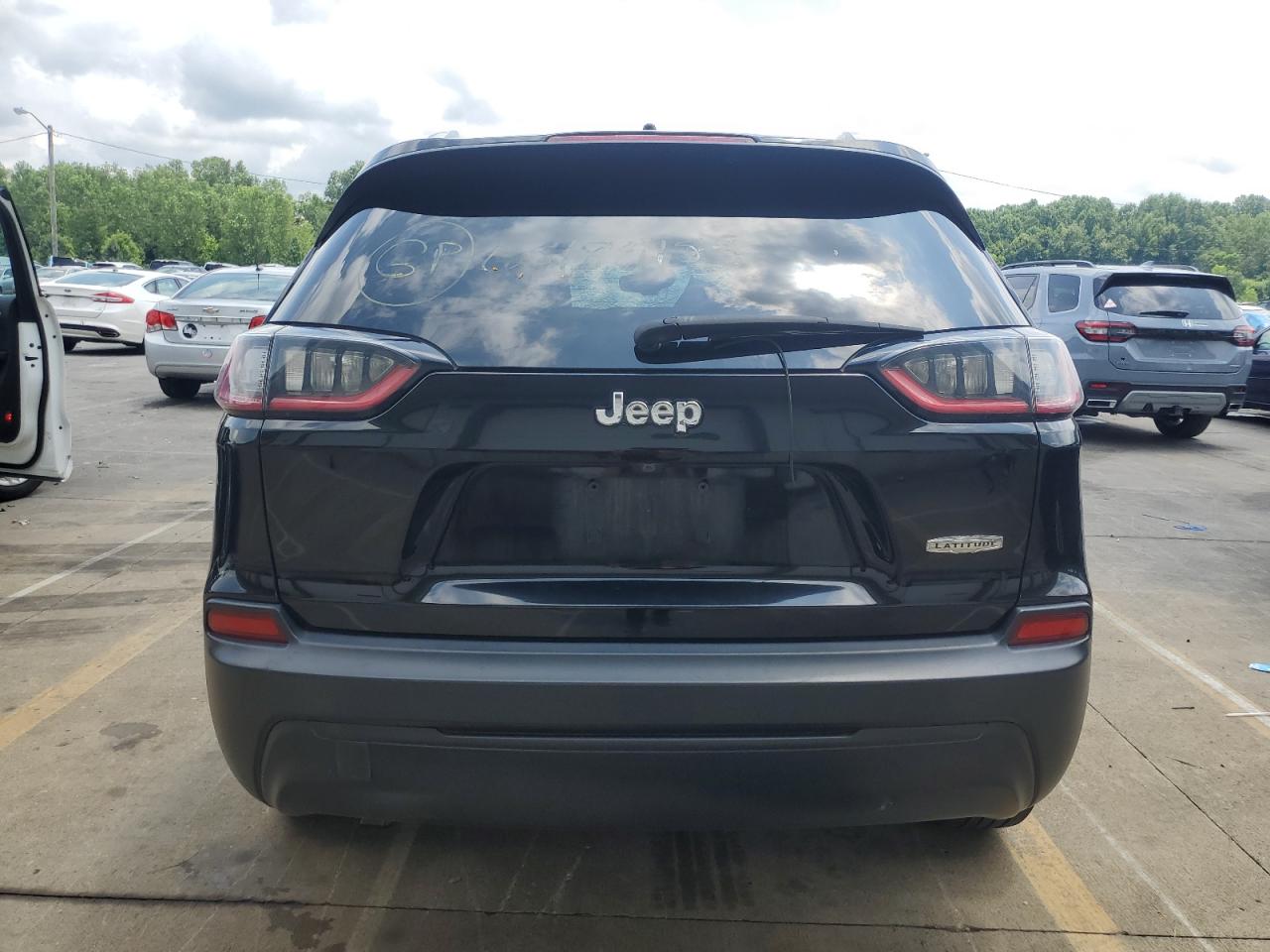 2019 Jeep Cherokee Latitude Plus VIN: 1C4PJLLBXKD220526 Lot: 65184155