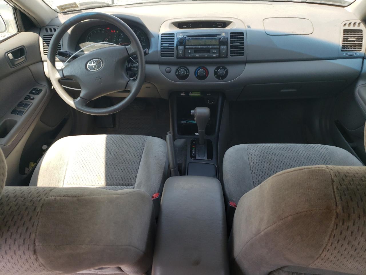 2004 Toyota Camry Le VIN: 4T1BE32K44U281515 Lot: 64942135