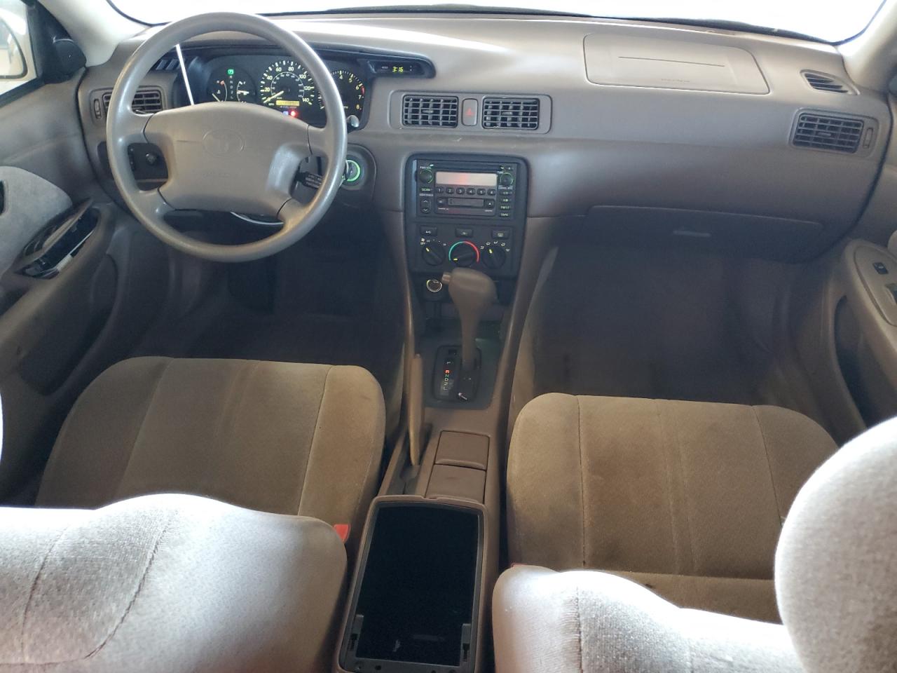 2000 Toyota Camry Le VIN: 4T1BF22K0YU949713 Lot: 64103885