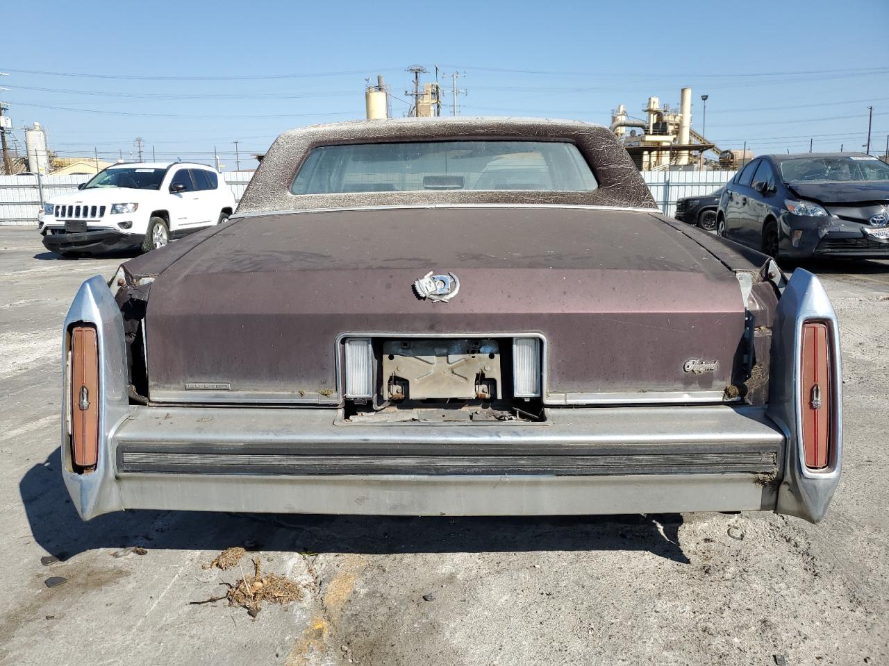 1986 Cadillac Fleetwood Brougham VIN: 1G6DW69Y3G9743871 Lot: 64623165