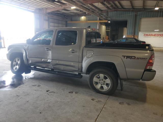  TOYOTA TACOMA 2015 Серебристый