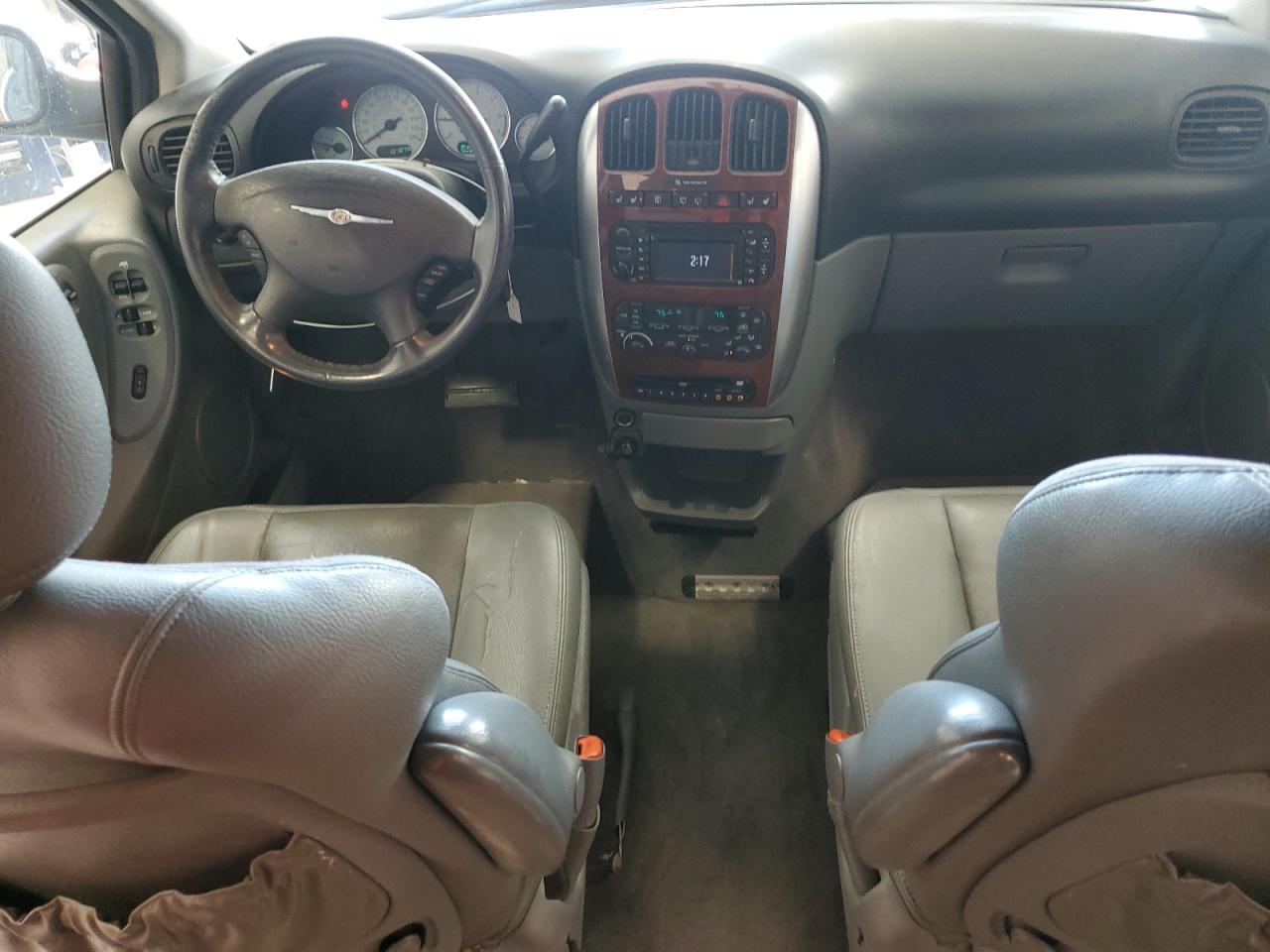 2005 Chrysler Town & Country Limited VIN: 2C8GP64L75R530463 Lot: 62887035