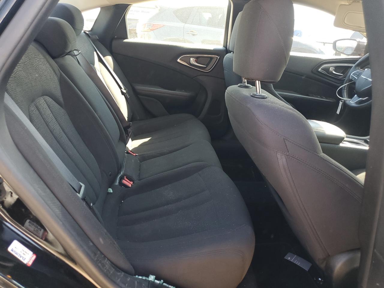 2015 Chrysler 200 Limited VIN: 1C3CCCAB0FN620692 Lot: 65035695