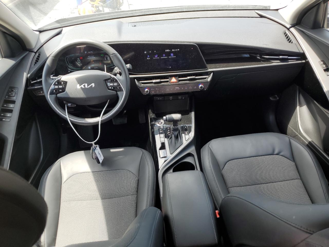 kndcr3le8p5063923 KNDCR3LE8P5063923 2023 Kia Niro Ex