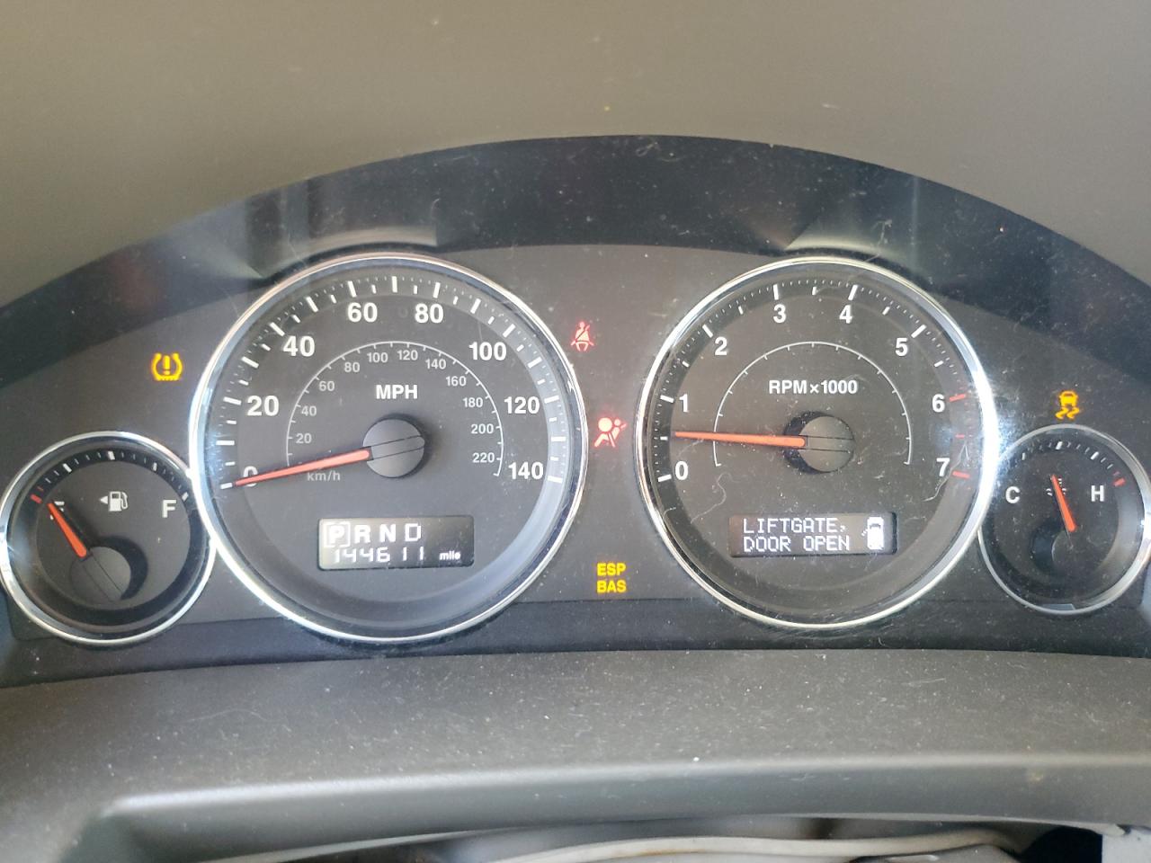 2008 Jeep Commander Sport VIN: 1J8HG48K78C162318 Lot: 63989235