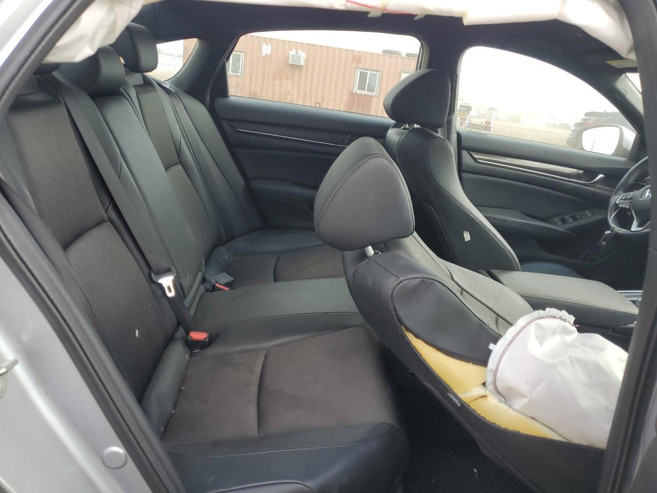 2018 Honda Accord Sport VIN: 1HGCV1F32JA155586 Lot: 65056565