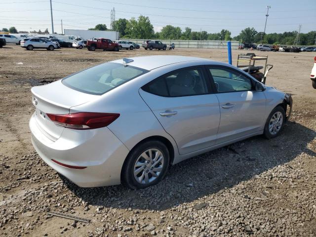 Sedans HYUNDAI ELANTRA 2017 Srebrny