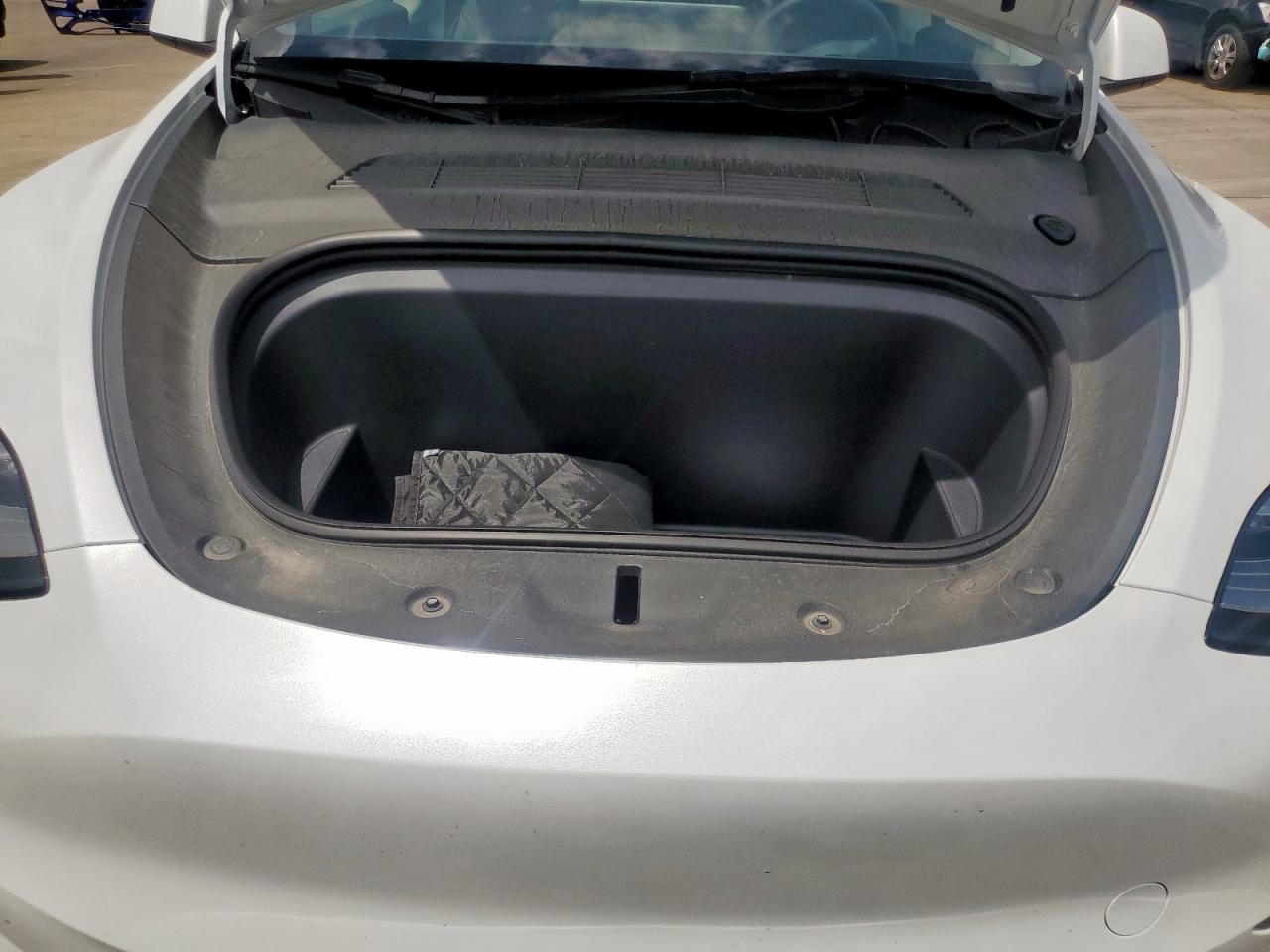 2023 Tesla Model Y VIN: 7SAYGDEE8PA061537 Lot: 64574465