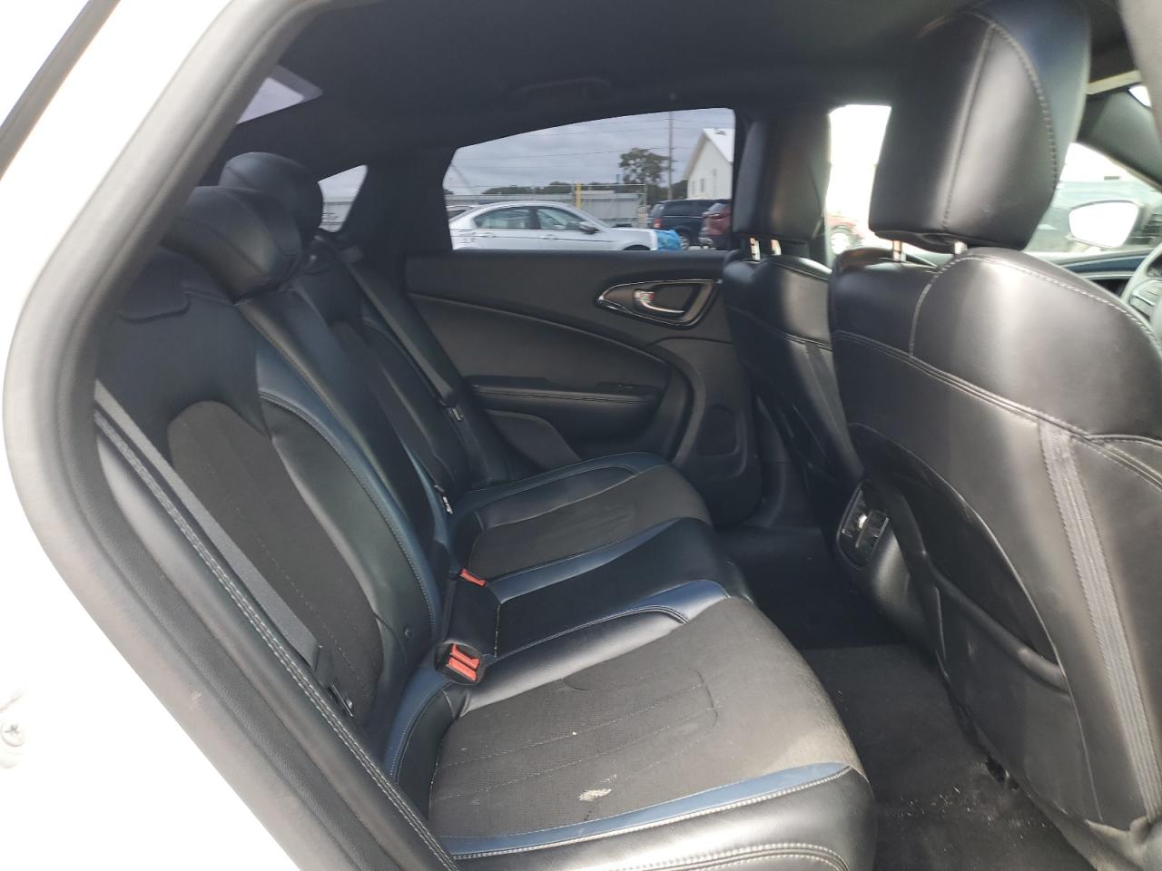 2015 Chrysler 200 S VIN: 1C3CCCBB6FN604821 Lot: 65171645