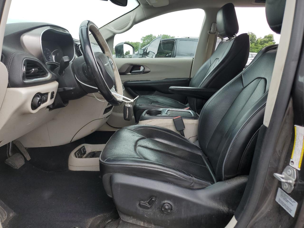 2017 Chrysler Pacifica Limited VIN: 2C4RC1GG0HR713120 Lot: 65370715