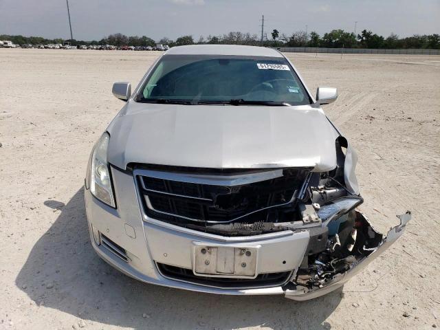 Sedans CADILLAC XTS 2017 Srebrny