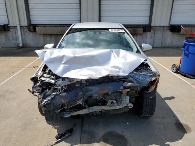  TOYOTA COROLLA 2017 Srebrny