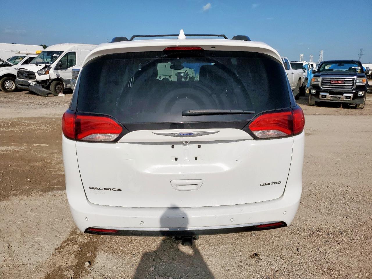 2018 Chrysler Pacifica Limited VIN: 2C4RC1GG7JR232688 Lot: 64684495