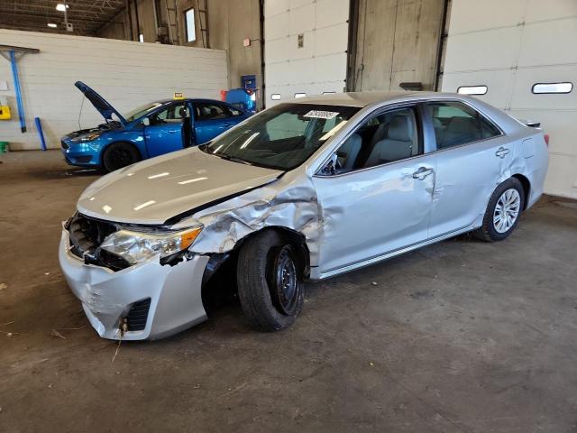  TOYOTA CAMRY 2014 Srebrny