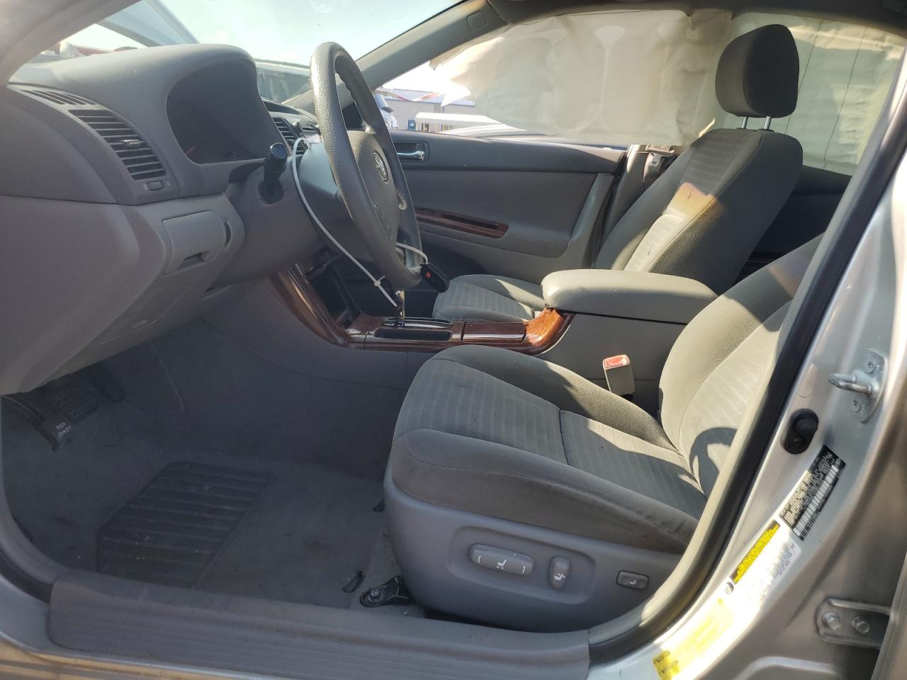 2005 Toyota Camry Le VIN: 4T1BE30K15U961344 Lot: 64476225