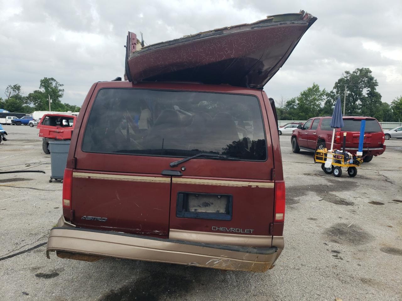 1998 Chevrolet Astro VIN: 1GNDM19W2WB144513 Lot: 64979175