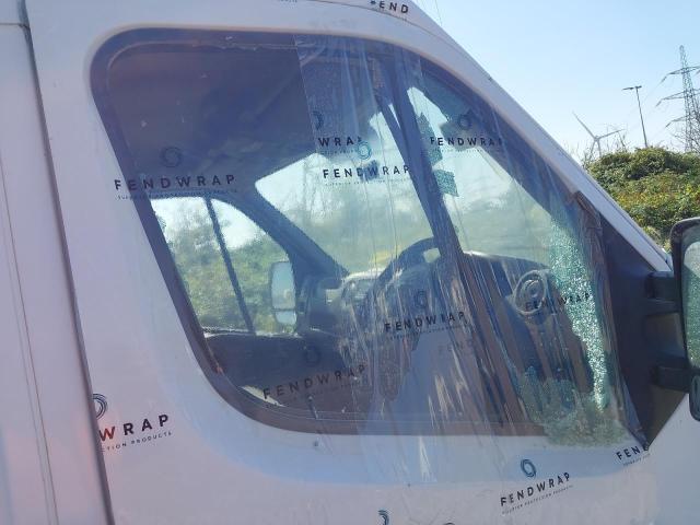 2016 NISSAN NV400 SE D