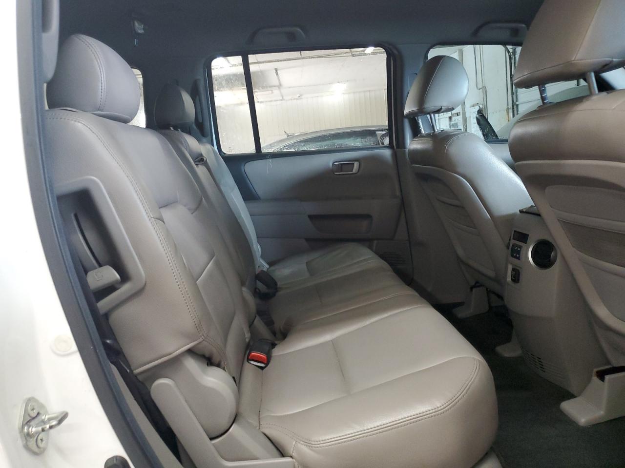 2011 Honda Pilot Lx VIN: 5FNYF3H24BB052342 Lot: 64785615