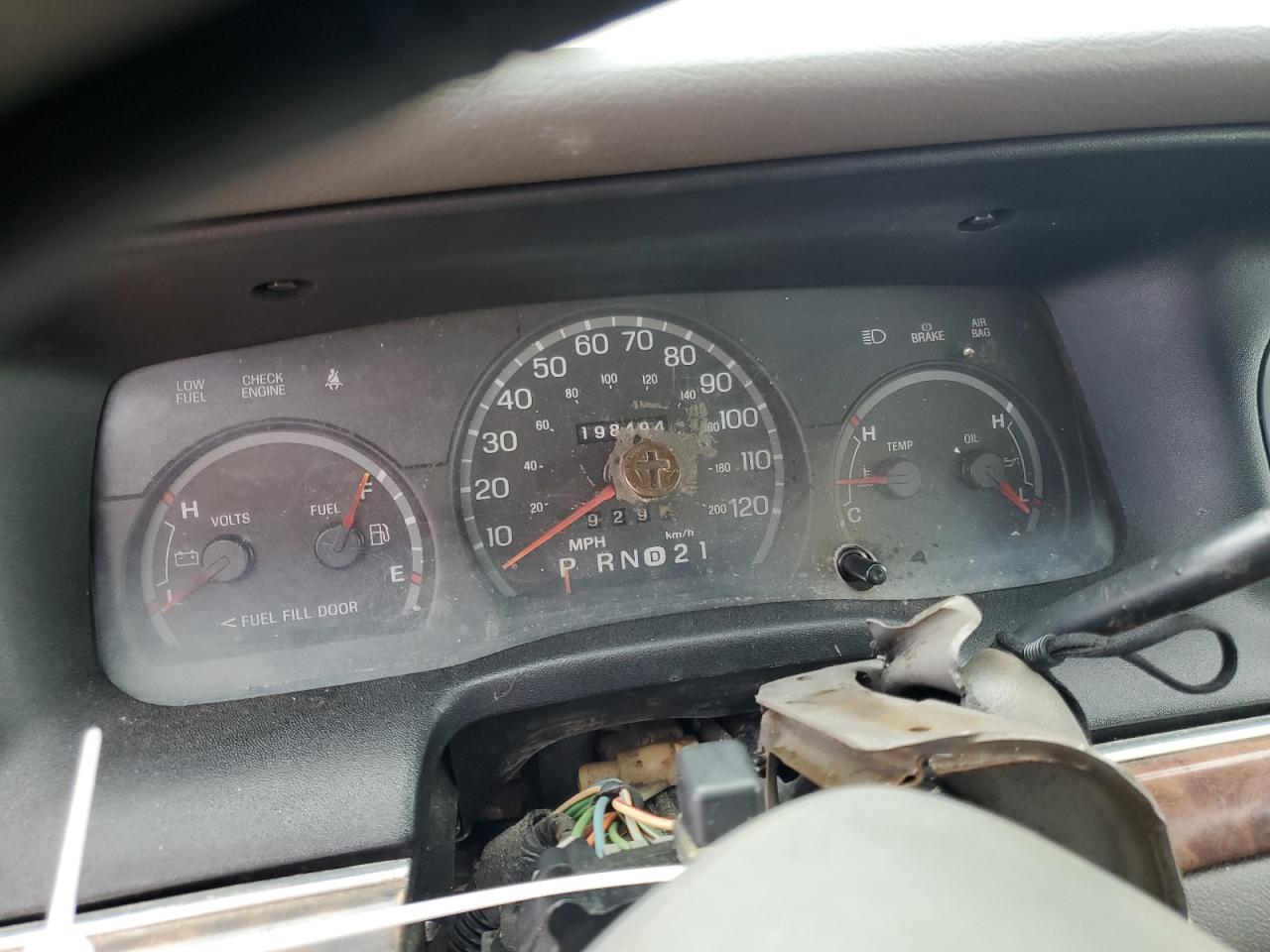 2000 Ford Crown Victoria VIN: 2FAFP73W4YX188717 Lot: 64017975