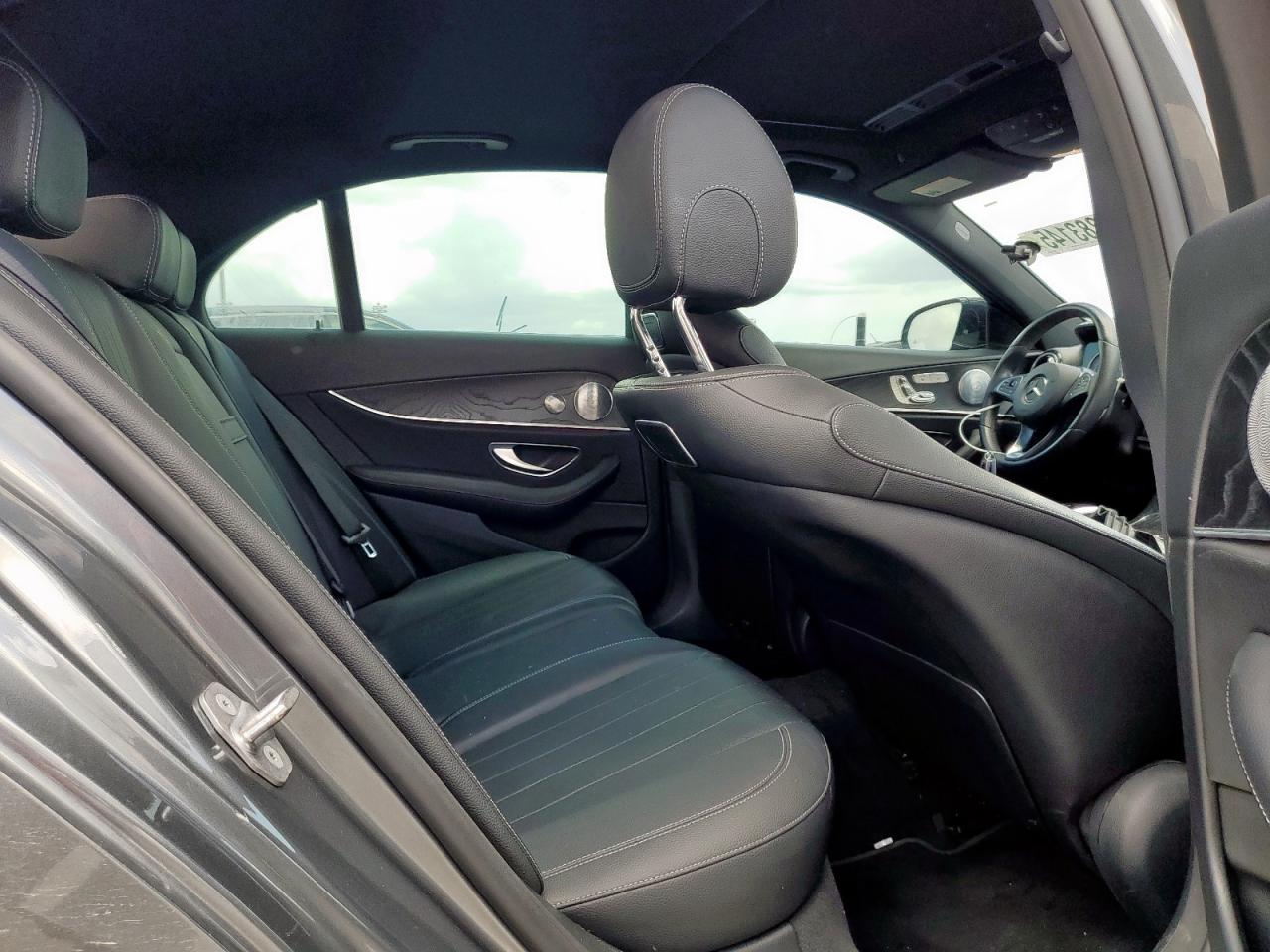 2018 Mercedes-Benz E 300 VIN: WDDZF4JB5JA394240 Lot: 63283145