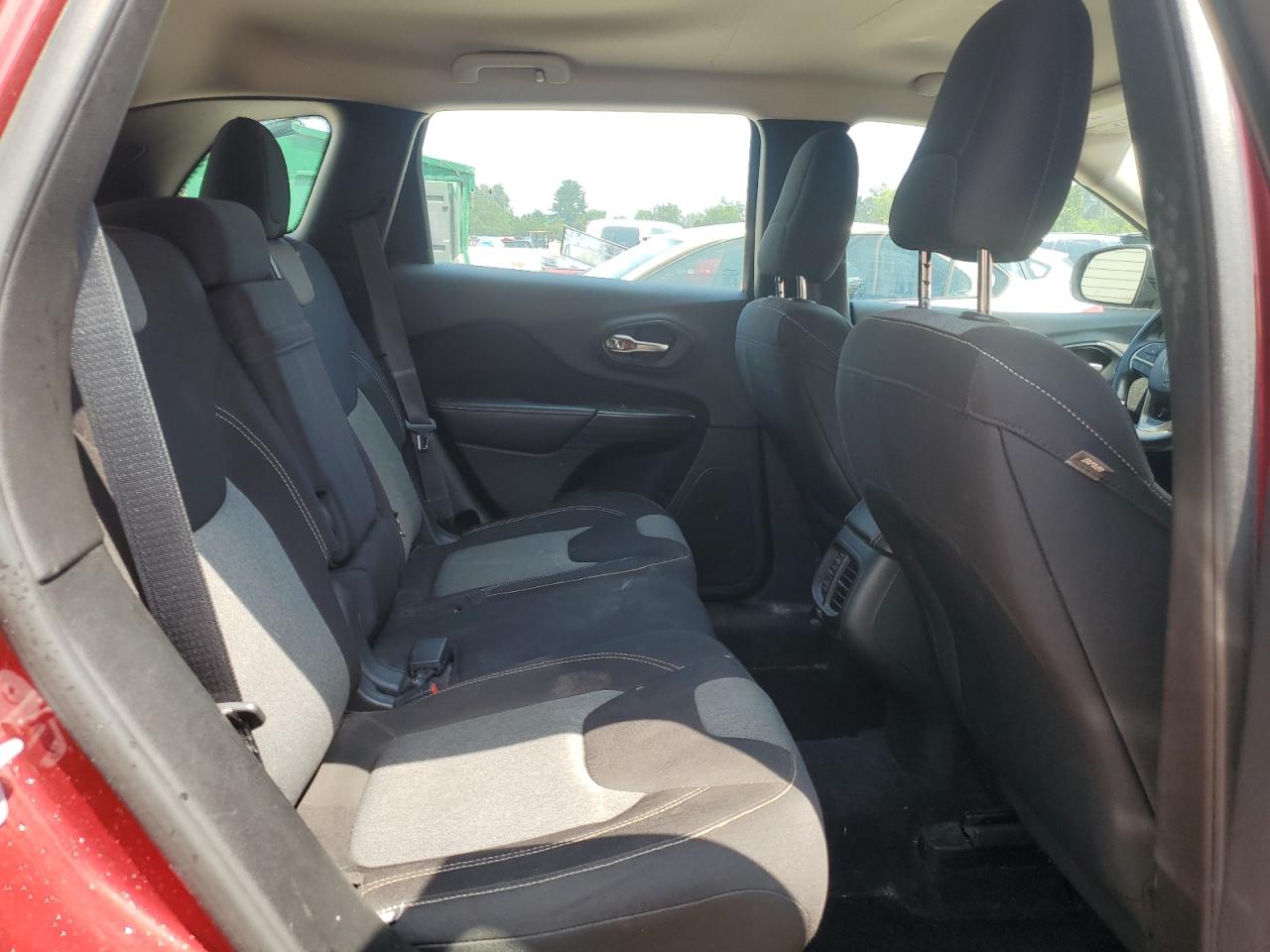 2015 Jeep Cherokee Sport VIN: 1C4PJMAB2FW615674 Lot: 66302535