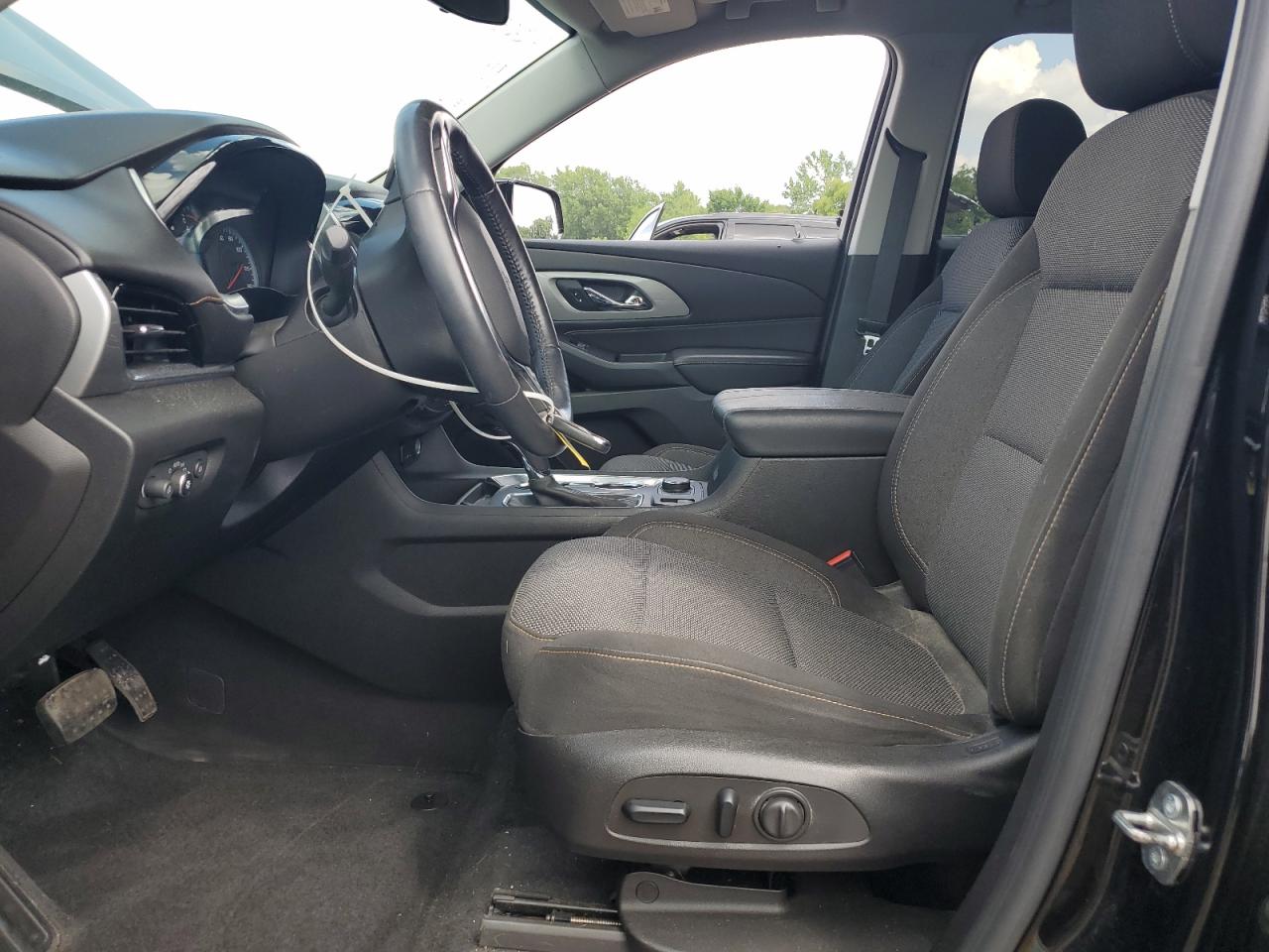 2018 Chevrolet Traverse Lt VIN: 1GNERGKW1JJ133715 Lot: 64987455
