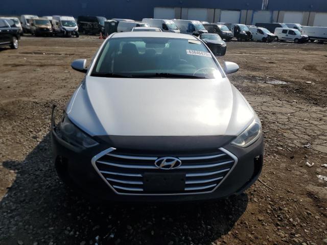 Sedans HYUNDAI ELANTRA 2017 Srebrny