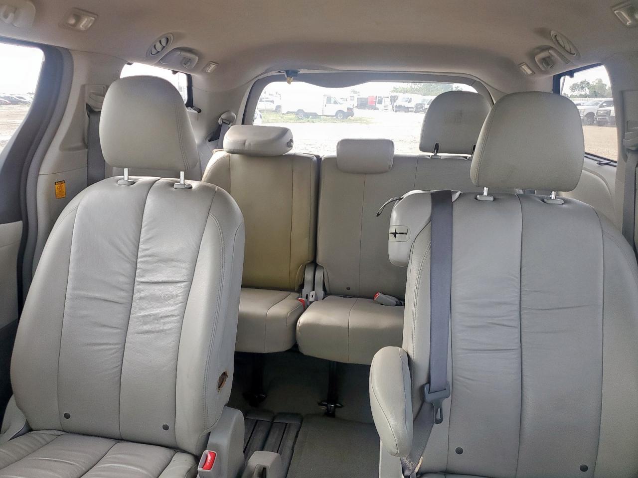 2011 Toyota Sienna Le VIN: 5TDKK3DC7BS171627 Lot: 64001605