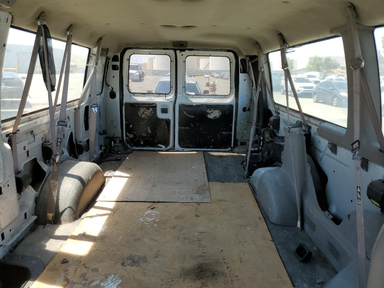 2001 Ford Econoline E350 Super Duty Wagon VIN: 1FBSS31M91HB45244 Lot: 64308135