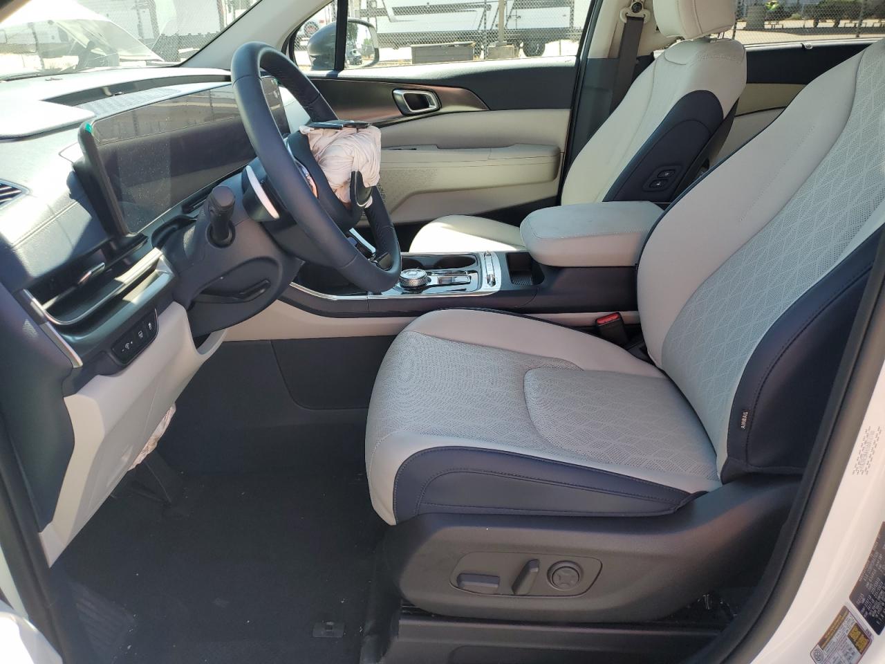 2025 Kia Carnival Sx VIN: KNDNE5KA6S6072766 Lot: 64060655