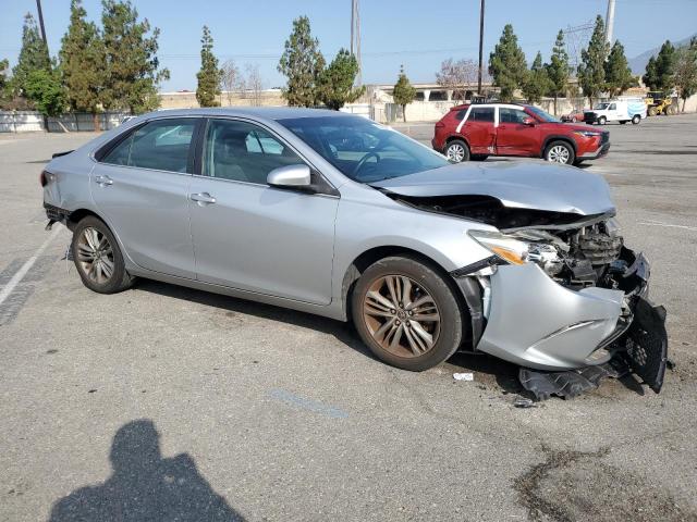  TOYOTA CAMRY 2016 Srebrny