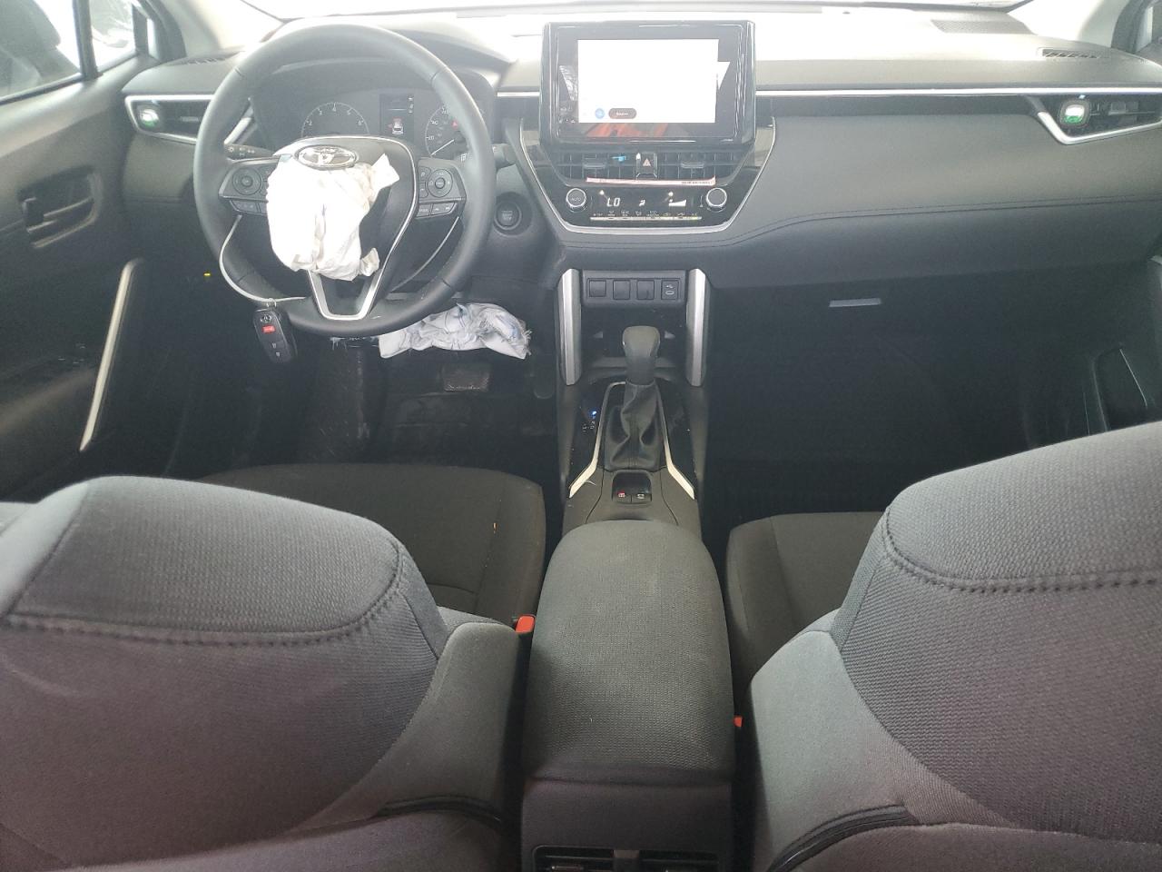 2025 Toyota Corolla Cross Le VIN: 7MUCAAAG7SV131038 Lot: 64642335
