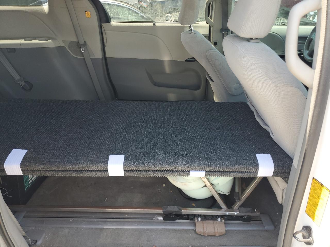2012 Toyota Sienna Le VIN: 5TDJK3DC2CS044393 Lot: 63579595