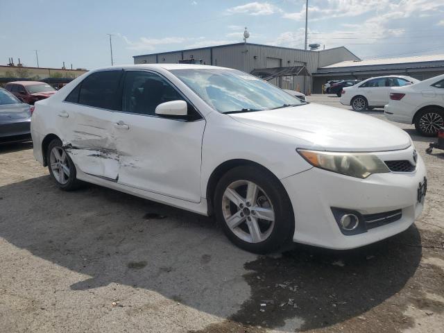 Sedans TOYOTA CAMRY 2014 Biały
