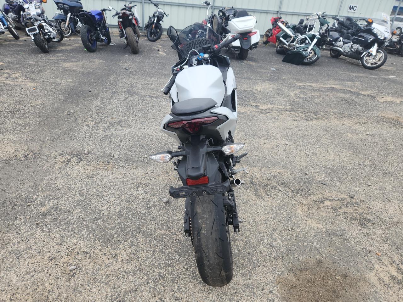 ml5exgg19sda41843 ML5EXGG19SDA41843 2025 Kawasaki Ex500