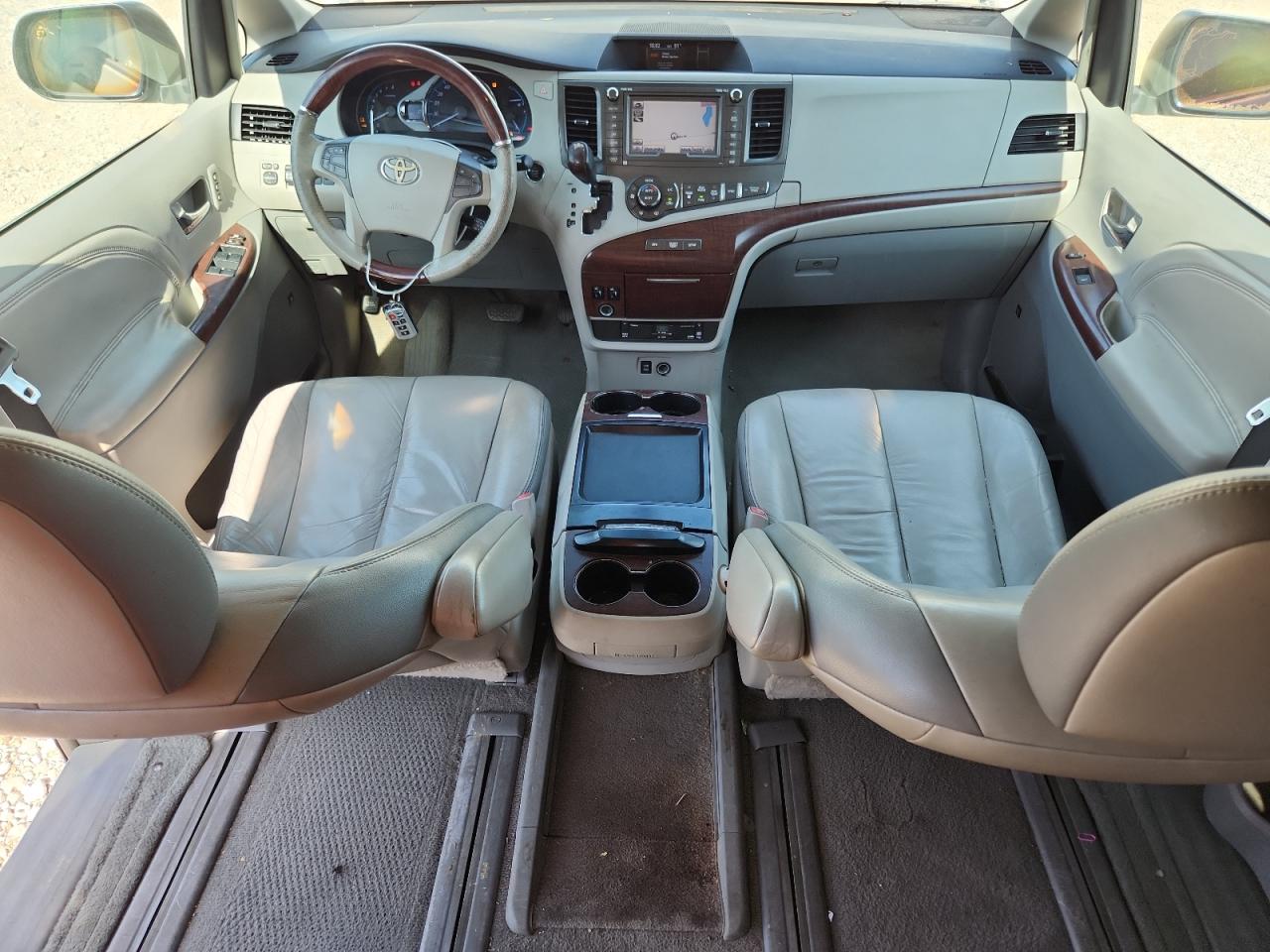 5tdyk3dc5bs014737 5TDYK3DC5BS014737 2011 Toyota Sienna Xle