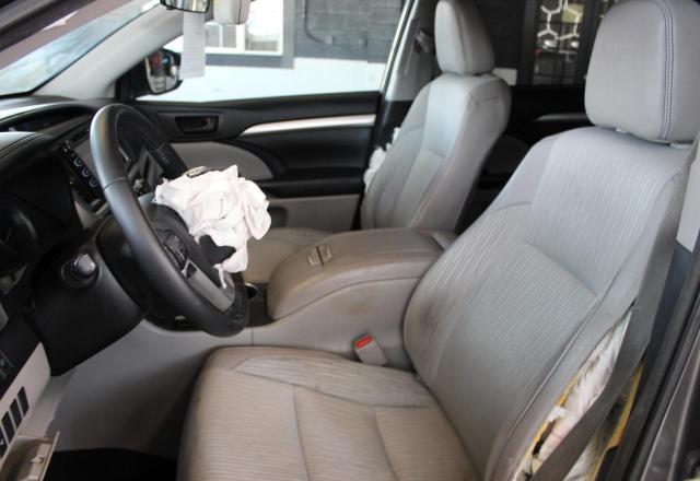 2018 TOYOTA HIGHLANDER LE  