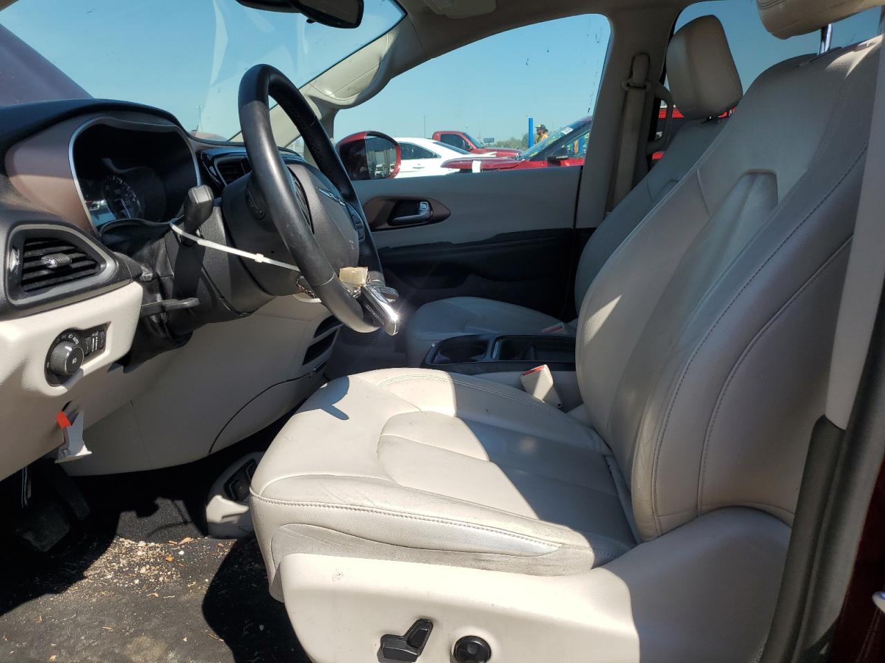 2017 Chrysler Pacifica Touring L VIN: 2C4RC1BG2HR523780 Lot: 65679275