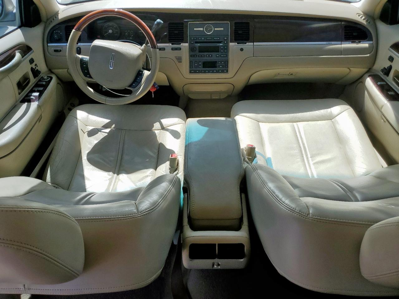 2009 Lincoln Town Car Signature Limited VIN: 2LNHM82VX9X614207 Lot: 65557575