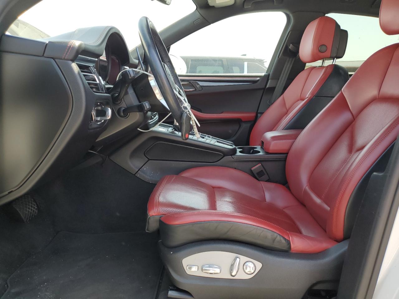 2020 Porsche Macan VIN: WP1AA2A50LLB10197 Lot: 63107635