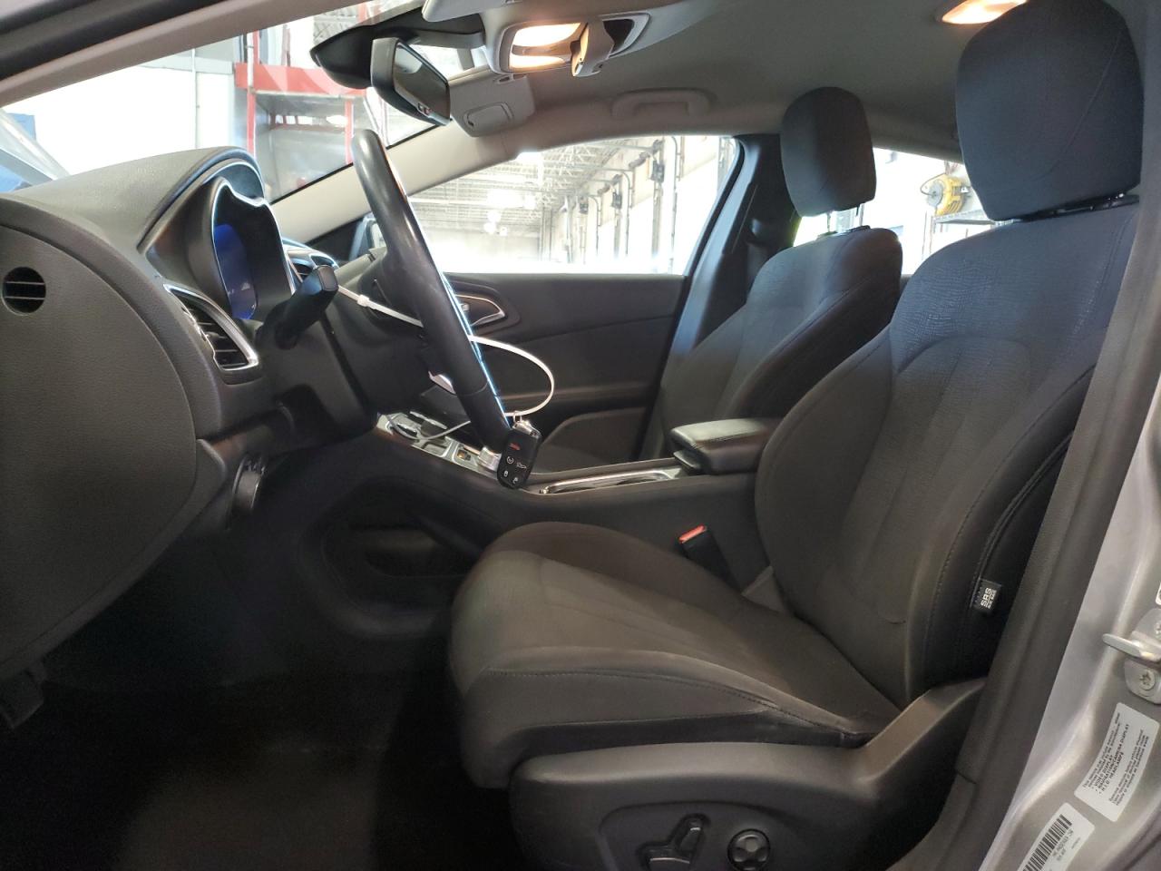 2015 Chrysler 200 Limited VIN: 1C3CCCAB2FN751560 Lot: 65468675