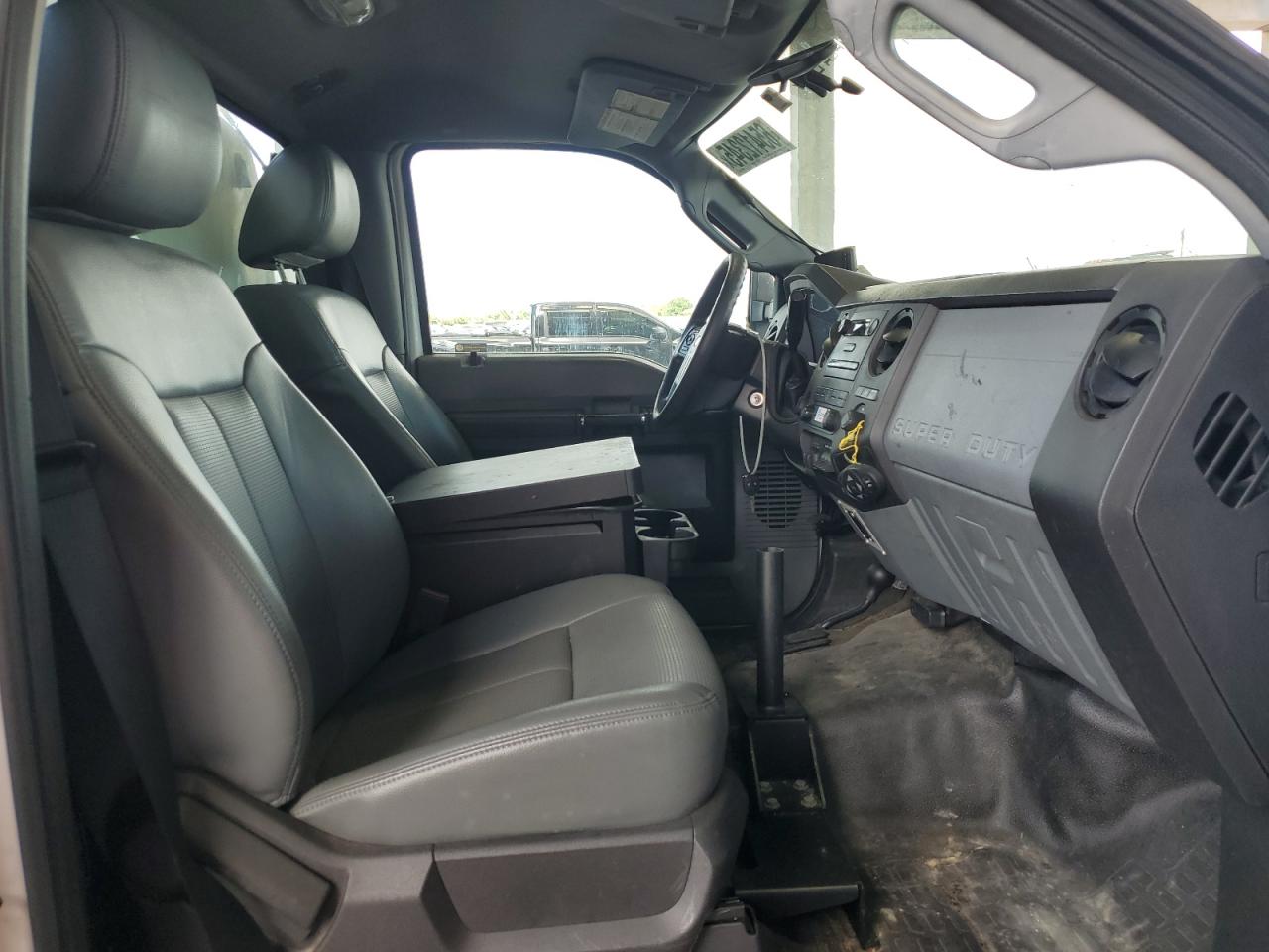 2014 Ford F250 Super Duty VIN: 1FTBF2B64EEA81163 Lot: 65412345