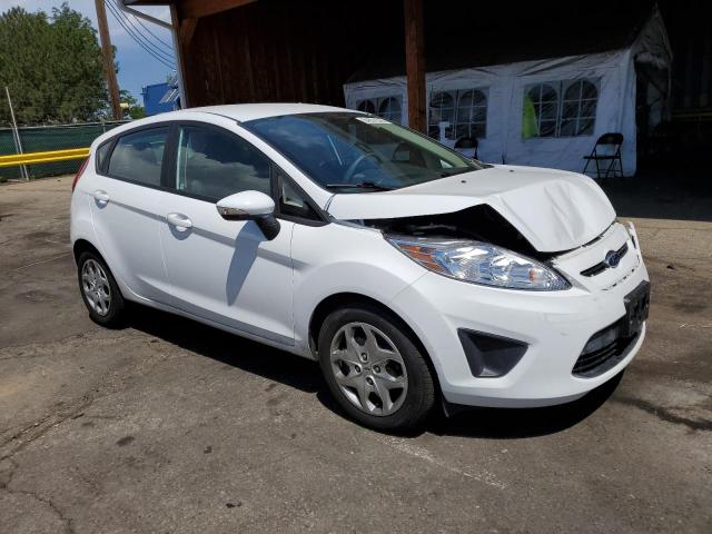  FORD FIESTA 2013 Белы