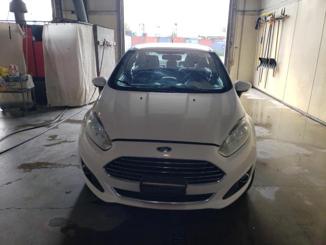 Седани FORD FIESTA 2016 Білий