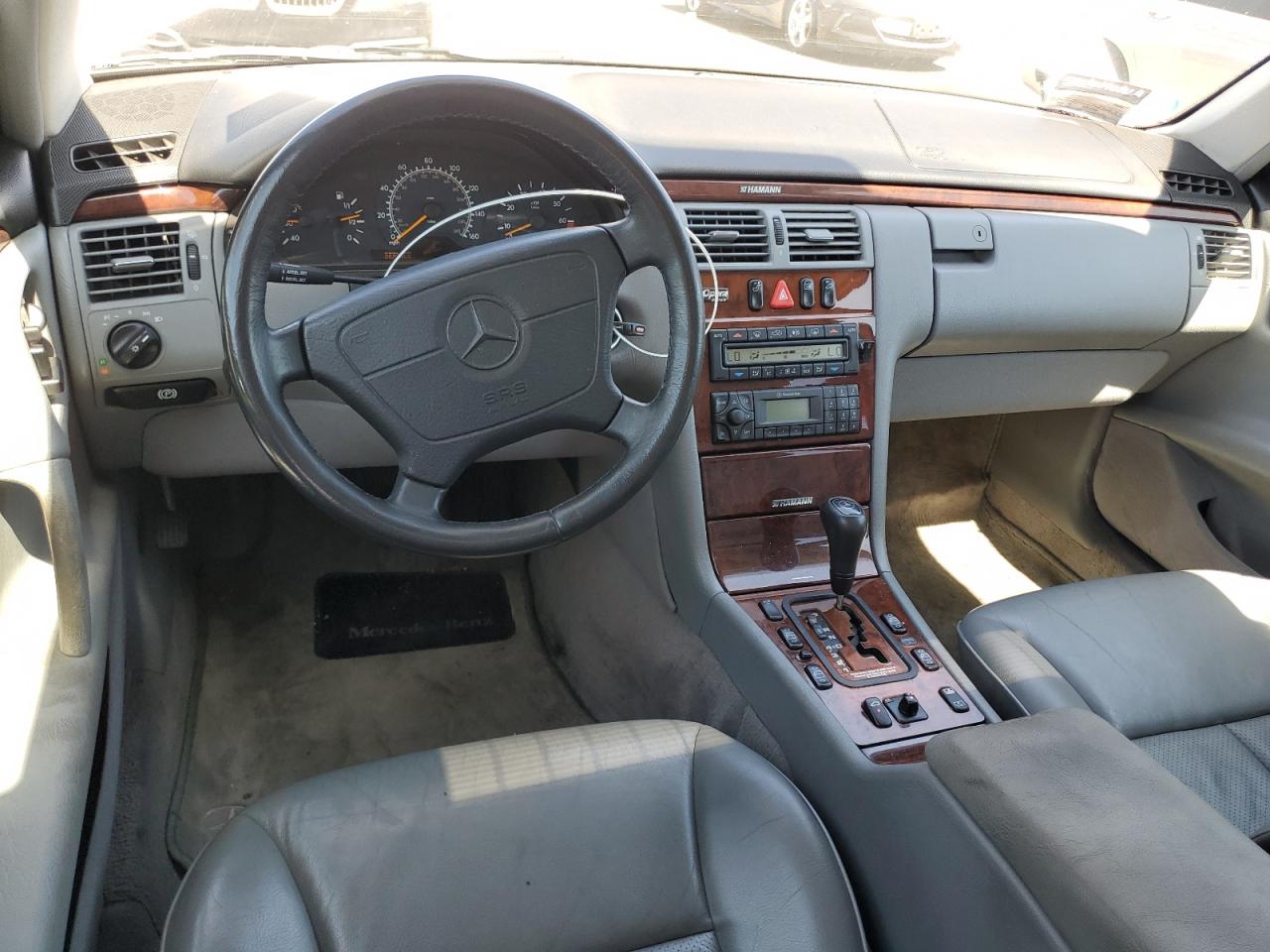 1999 Mercedes-Benz E 320 VIN: WDBJF65HXXA796327 Lot: 64125305