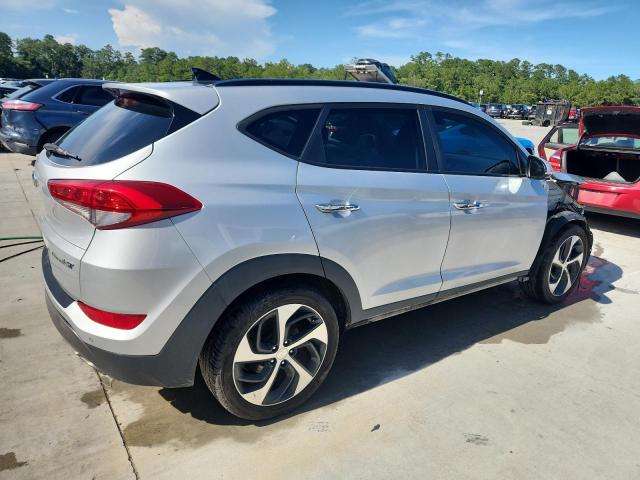  HYUNDAI TUCSON 2016 Серебристый