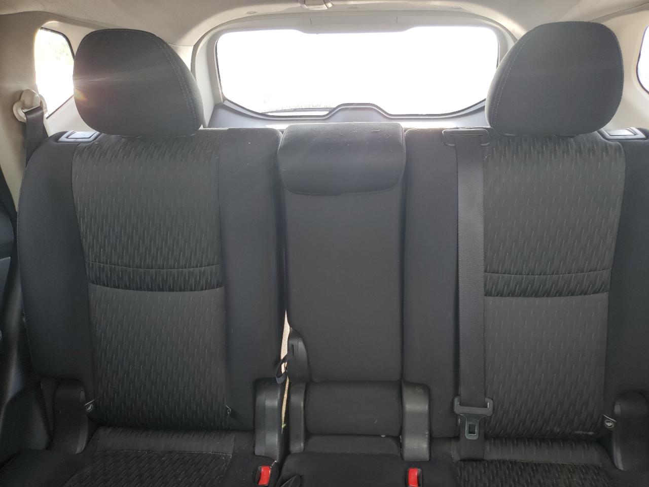 2017 Nissan Rogue S VIN: JN8AT2MV5HW270352 Lot: 64701325