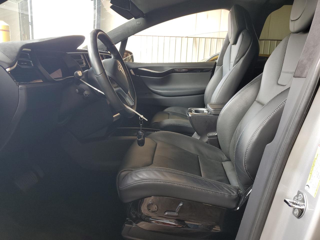 2016 Tesla Model X VIN: 5YJXCBE27GF018275 Lot: 72080015