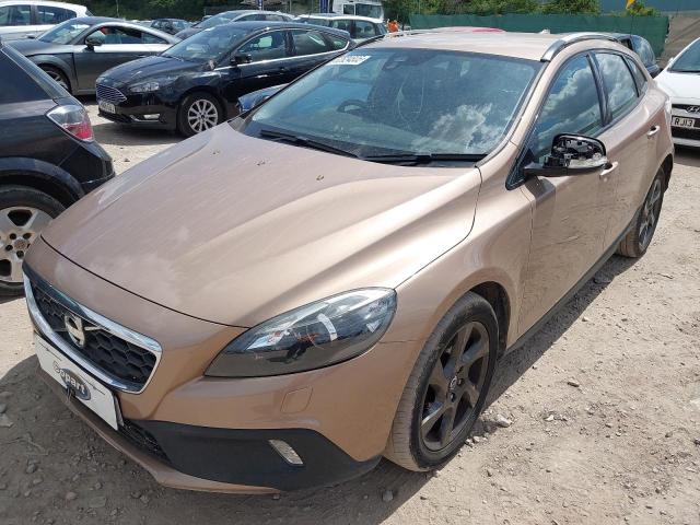 VOLVO V40 CROSS 2014