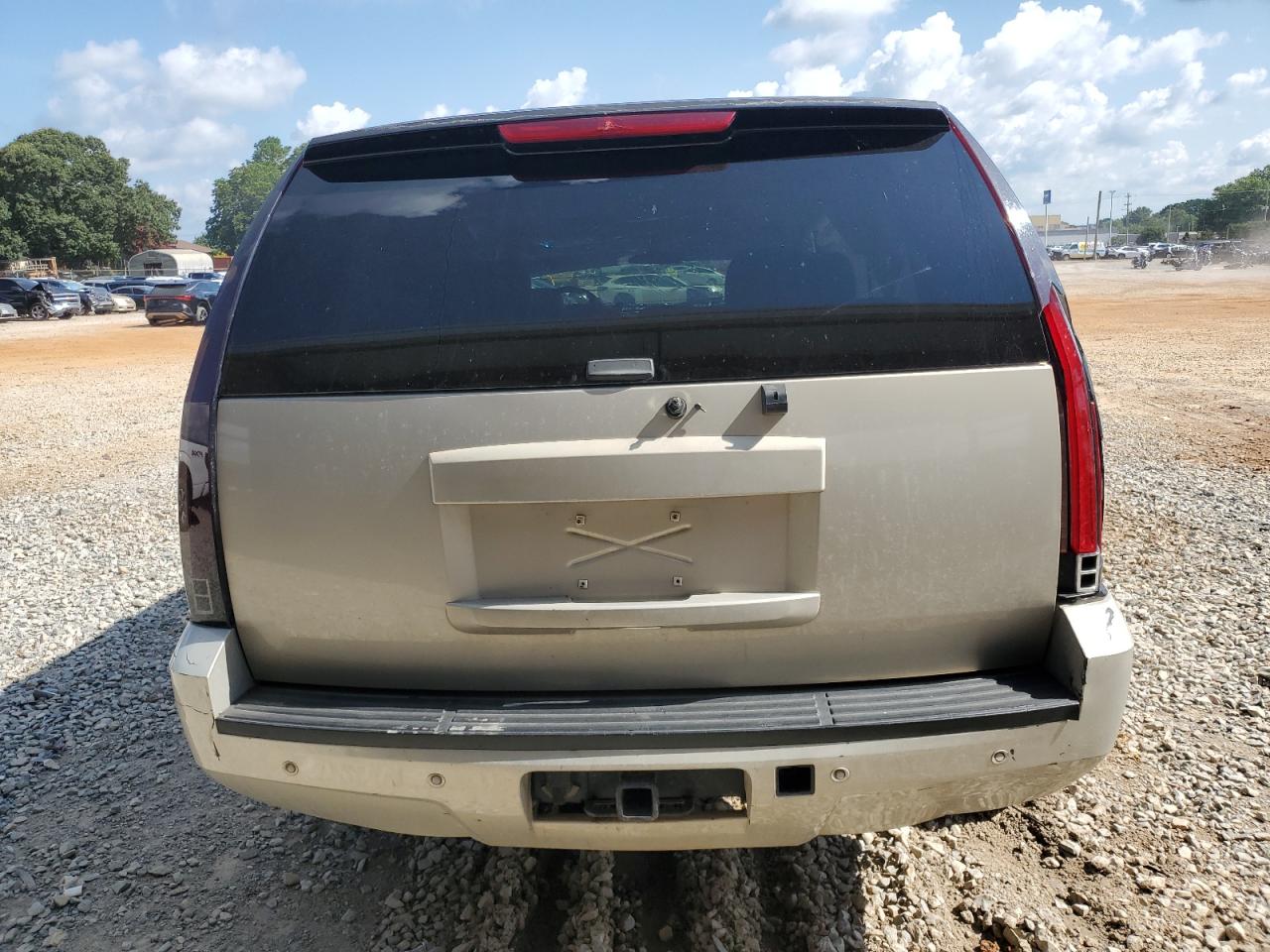 2007 GMC Yukon VIN: 1GKFC13J27R242858 Lot: 64682825